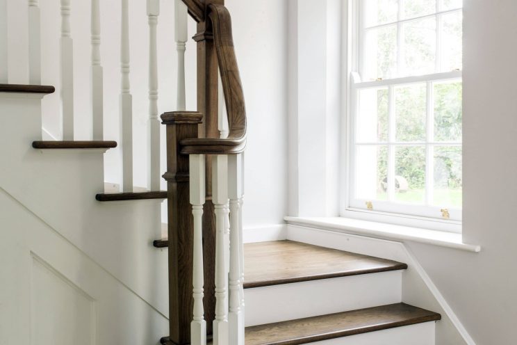 Oak staircase with banisters