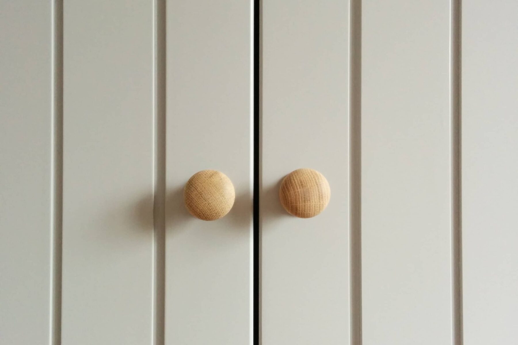 Country wardrobe doors and wooden handles
